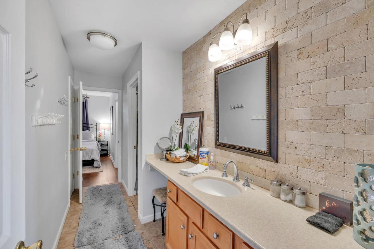 Nash Gold Private Condo - 2Bed, 2Bath, Sleep 6, 25 Min Walk To Broadway And All Nashville Attractions, Pool, Gym Экстерьер фото