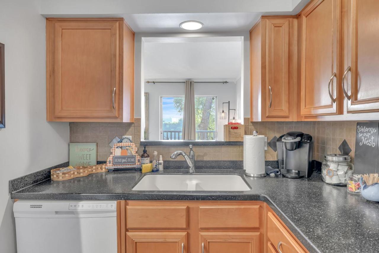 Nash Gold Private Condo - 2Bed, 2Bath, Sleep 6, 25 Min Walk To Broadway And All Nashville Attractions, Pool, Gym Экстерьер фото